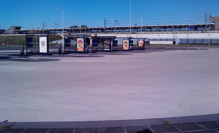 Busstation Holendrecht 1.jpg