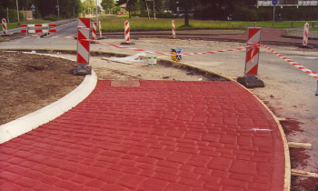 rammelstrook in rode beton .jpg